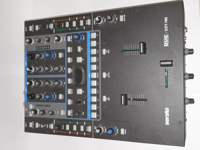 Table de mixage Rane sixty-two