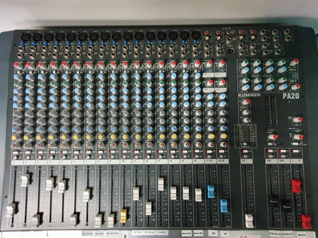 Console analogique Allen et Heath PA 20 Console analogique Allen et Heath PA 20