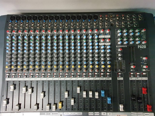 Console analogique Allen et Heath PA 20