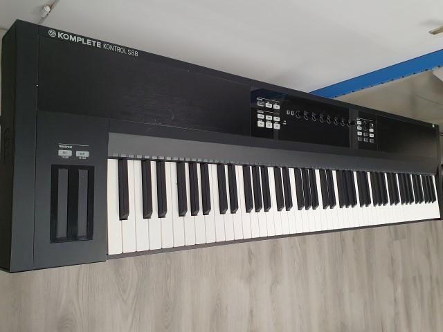 Native Instruments Komplete Kontrol S88 , Clavier Maître